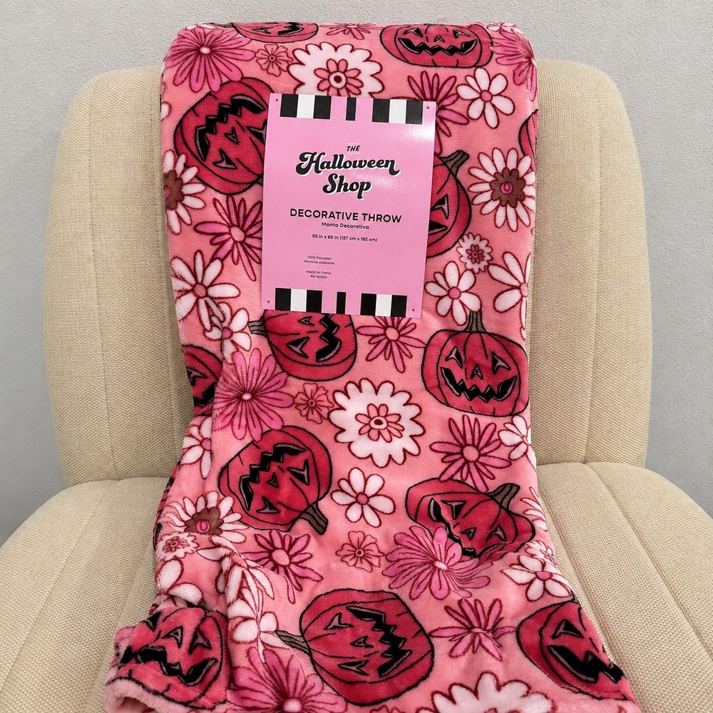 NWT The Halloween Shop Decorative Throw Jack-o-Lantern Daisy Floral Retro
